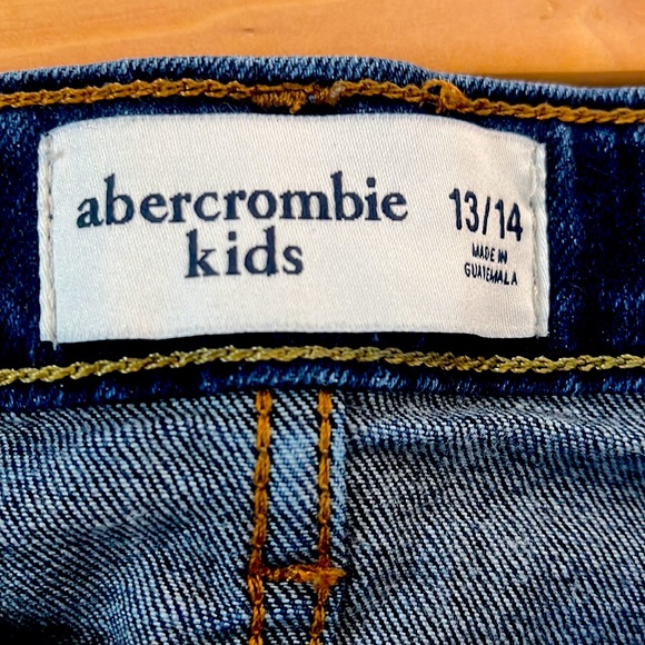 Abercrombie Denim short;Dark blue;Size:13/14 - Picture 4 of 4